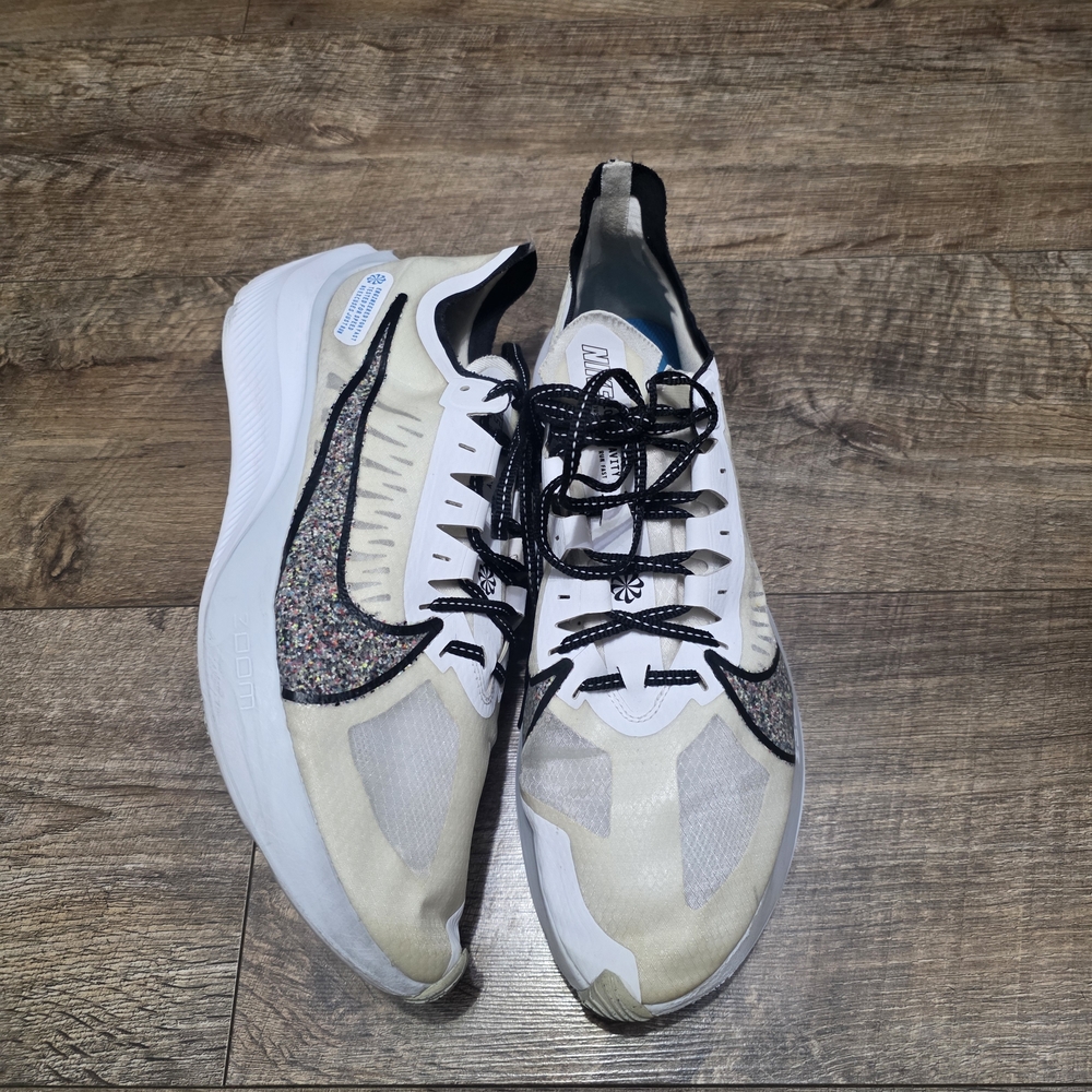 Nike Zoom Gravity   Running Shoes - Black and Cream Men Size 11.5